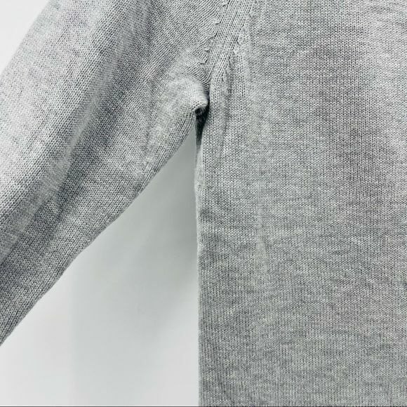 GAP Sweater Womens Medium Gray Knit Classic Wool Blend Soft Basic Neutral Preppy - Picture 5 of 8